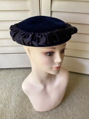 Joseph Magnin Hats for Women on Sale up to 90% Off: Poshmark display picture 2